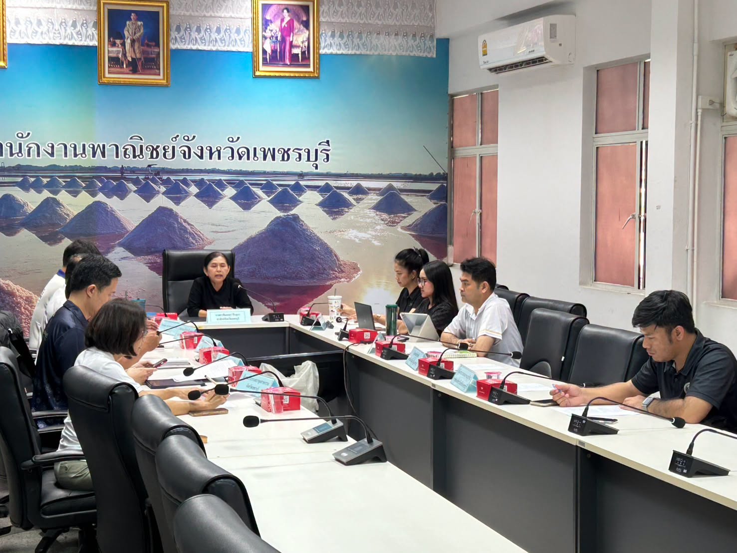 พาณิชย์จังหวัดเพชรบุรี ประชุมคณะทำงานด้านการตลาดระดับจังหวัด (เซลล์แมนจังหวัด) พัฒนาเศรษฐกิจฐานราก