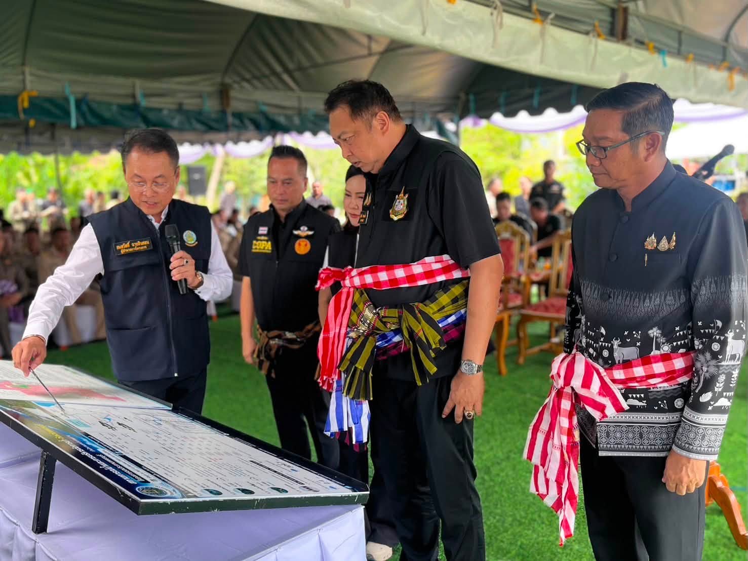 รมต.กระทรวงทรัพยากรธรรมชาติและสิ่งแวดล้อม เปิดการใช้งานประตูระบายน้ำคลองอรรถสิทธิ์ &nbsp; จังหวัดเพชรบุรี แก้ไขปัญหาน้ำท่วมซ้ำซาก และภัยแล้ง ฟื้นฟูสภาพลำน้ำ ยกระดับคุณภาพชีวิตของประชาชน